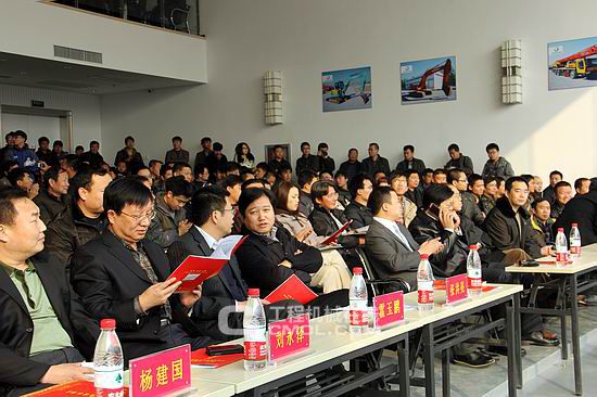 易极二手设备无底价拍卖会举锤