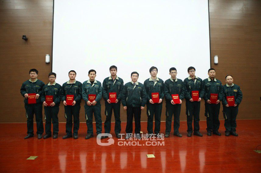 山推召开2013年质量工作大会