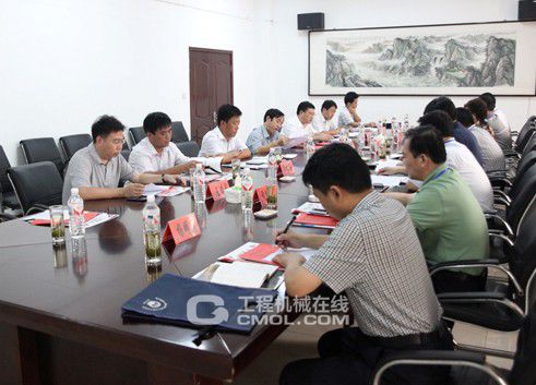 县人大代表与开泰高层进行座谈
