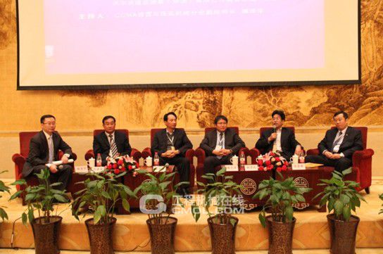 山推参加中国路面与压实机械行业年会