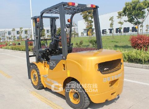 奇瑞迪凯叉车“土豪金”产品展示