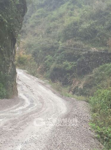 山推装载机客户关爱行西南首站告捷