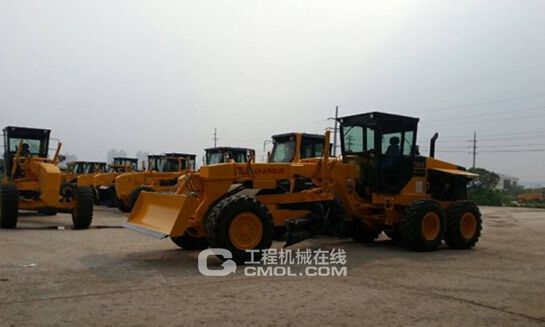 常林平地机、压路机批量出口俄罗斯联邦 