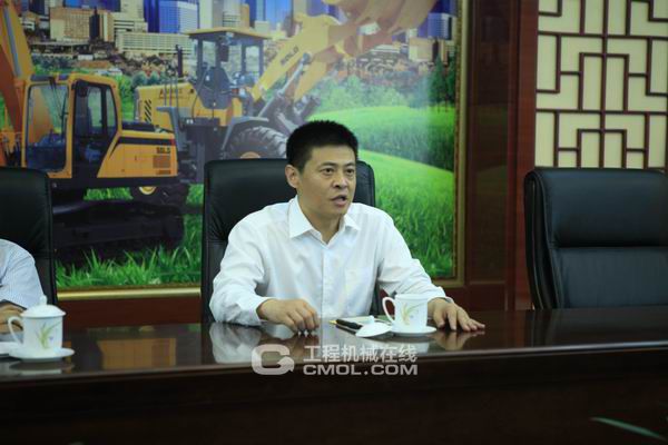 山东临工副总经理姚金军接受媒体专访,对服务品牌进行诠释