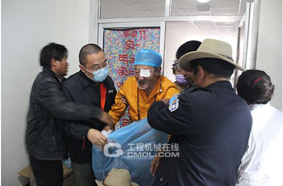 北京骏马集团志愿者协助医院进行术前术后准备