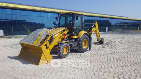 山东临工在非洲和中东市场推出LGB877挖掘装载机