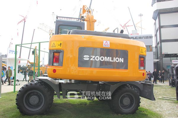 中联重科 ZE150R轮式挖掘机
