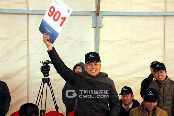 激烈的竞价场面