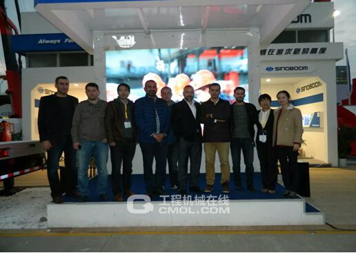 土耳其租赁客户与星邦重工总经理合影