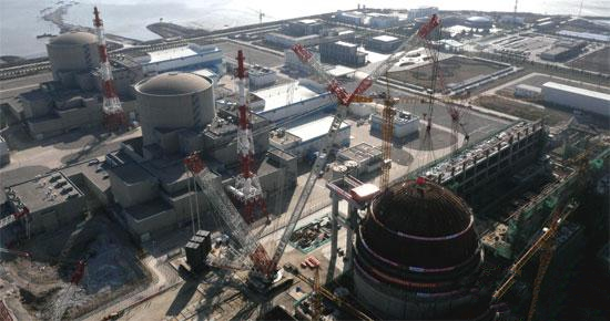 中联3200吨履带吊完成反应堆穹顶吊装