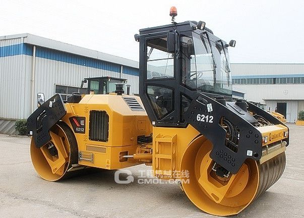 柳工CLG6212双钢轮压路机