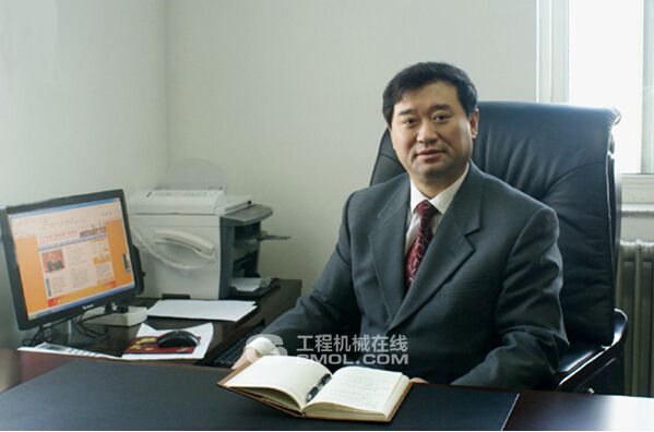 中国工程机械工业协会副会长兼秘书长苏子孟