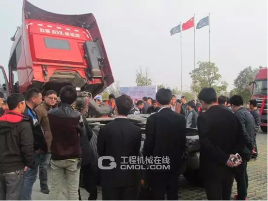 用户现场见证超能版十万公里换机油