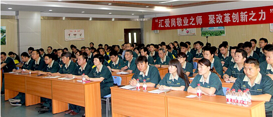 山推劳模大讲堂走进楚天传递正能量