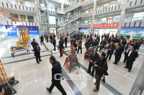 方圆集团2015年建设机械技术研讨会举行