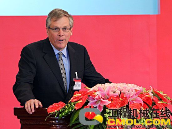 卡特彼勒公司董事长兼首席执行官道格拉斯·欧博赫曼