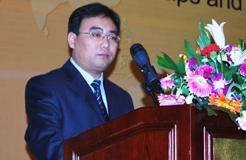 山东临工总经理文德刚在2012海外商务年会上致欢迎辞