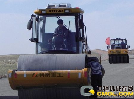 青藏公路（青海段）施工现场
