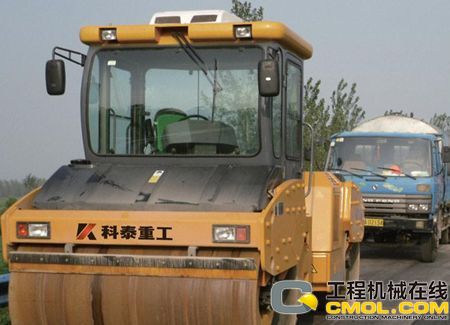 连霍高速（河南段）施工现场