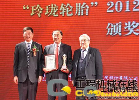 北汽福田汽生产的 GTL，荣获2012中国卡车年度车型重卡奖