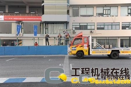 比赛最后冲线精彩瞬间