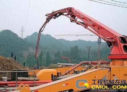 三一泵车援建灾区