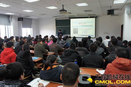 杭叉为提高员工技术开班学习