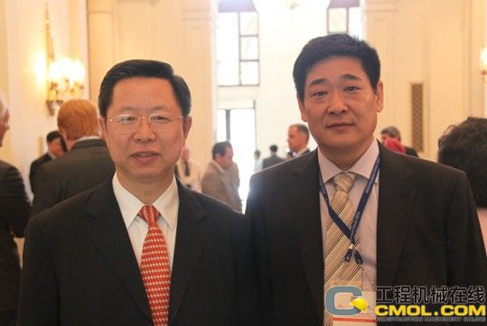 与中国国际贸易促进委员会副会长于平合影