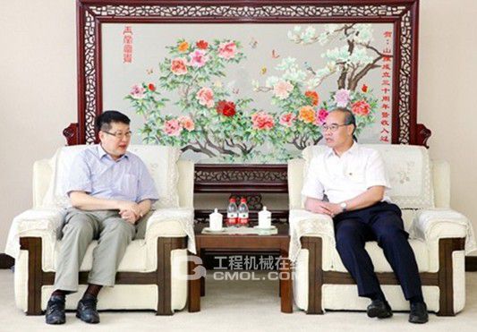 上海港务公司与山推开展深度合作