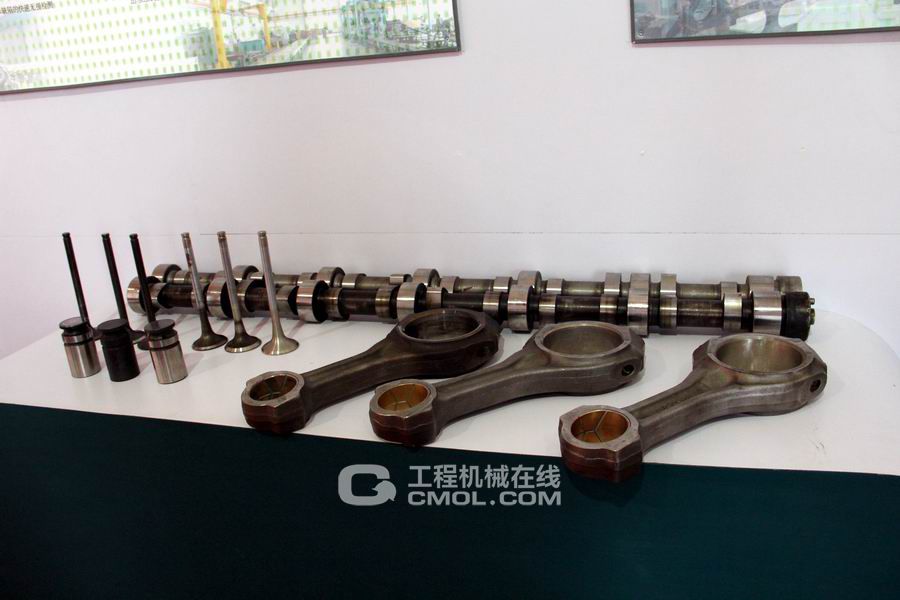 复强动力公司亮相再制造展11