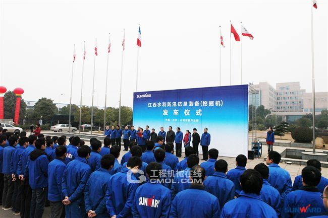 山河智能总价值近4千万挖掘机批量发往江西