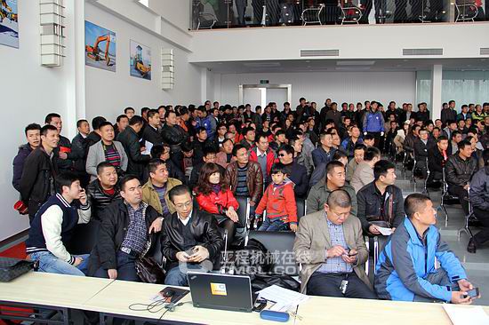 二手设备无底价拍卖会7