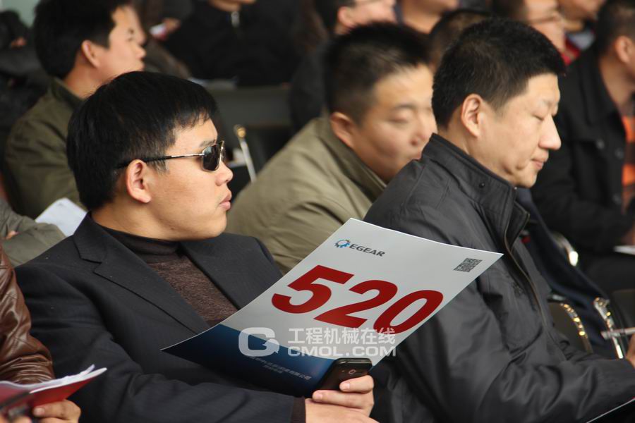 易极二手设备无底价拍卖会10