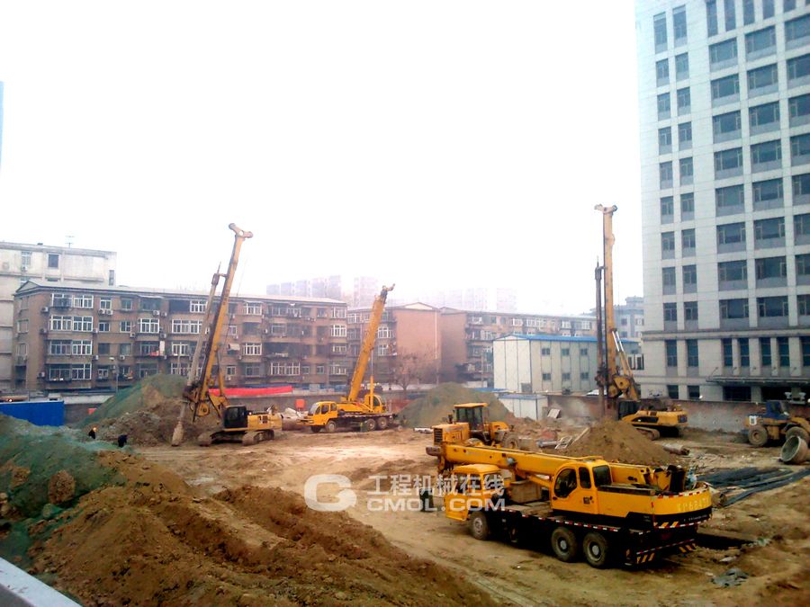 北京北三环工地机械3