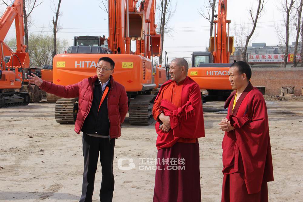 北京骏马集团捐赠挖机仪式20