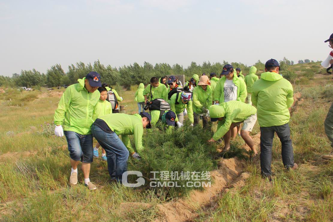 日立建机公益林新十年计划启动及志愿者植树活动