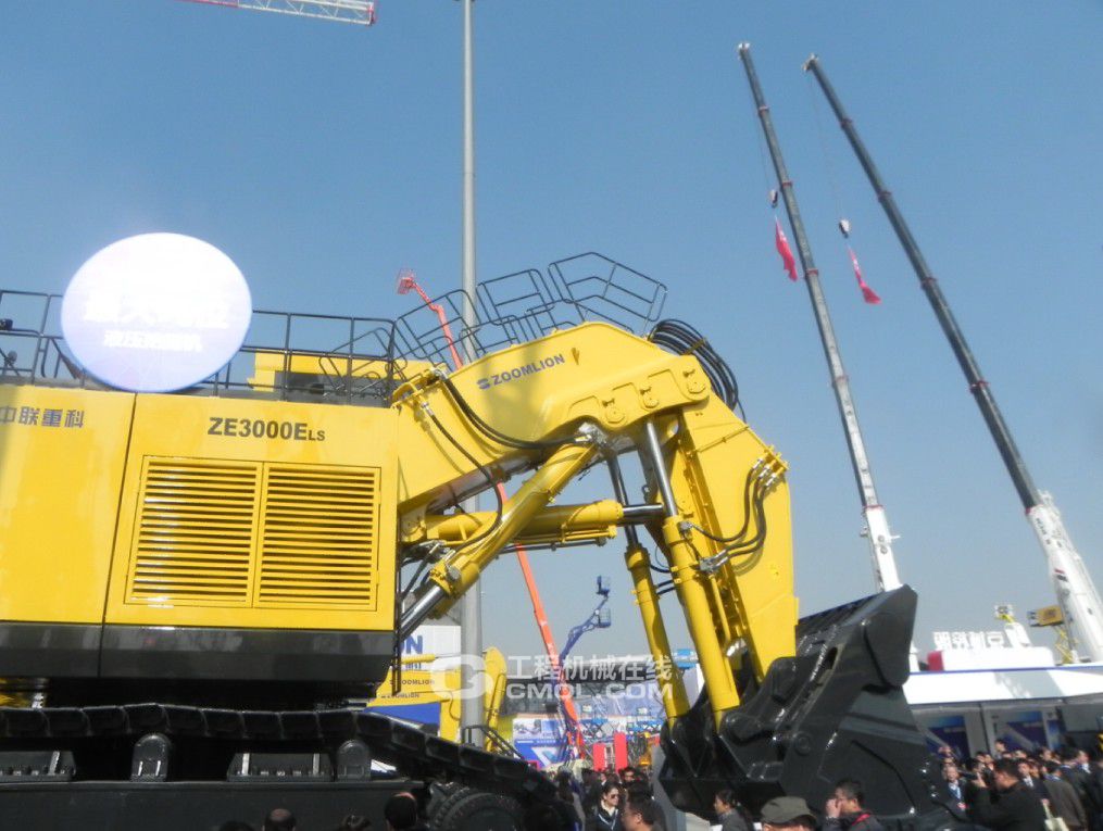 中联重科ZE3000ELS大型液压挖掘机