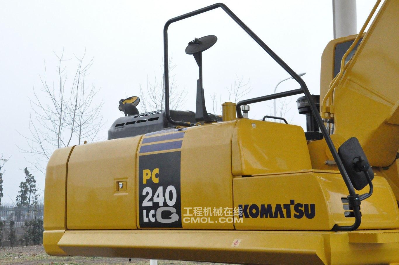 小松PC240LC-8M挖掘机