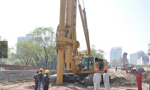 中国南车旋挖钻机TR400D