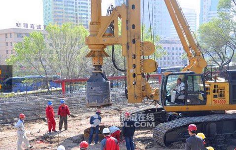 中国南车旋挖钻机TR400D